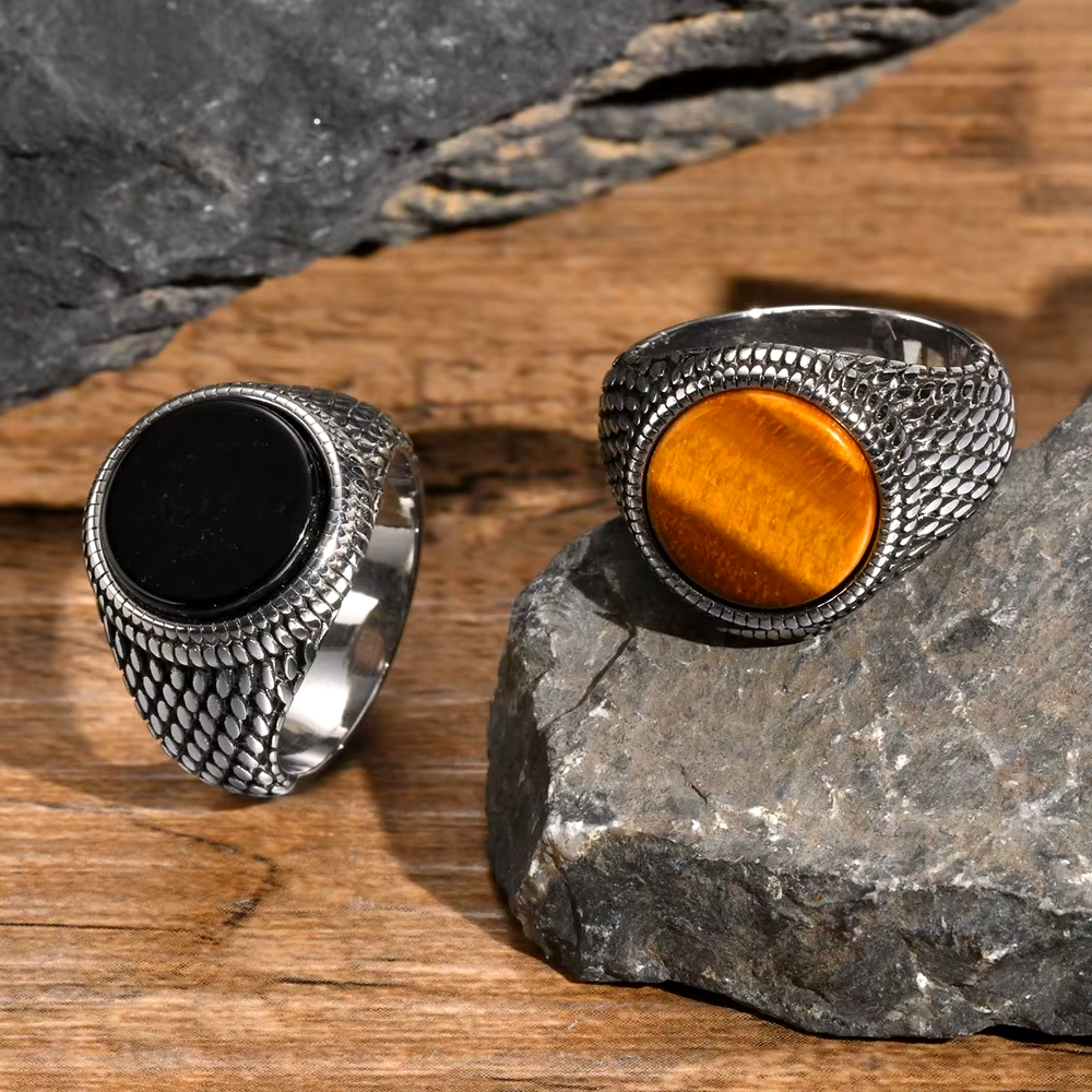 Valor Signet Ring